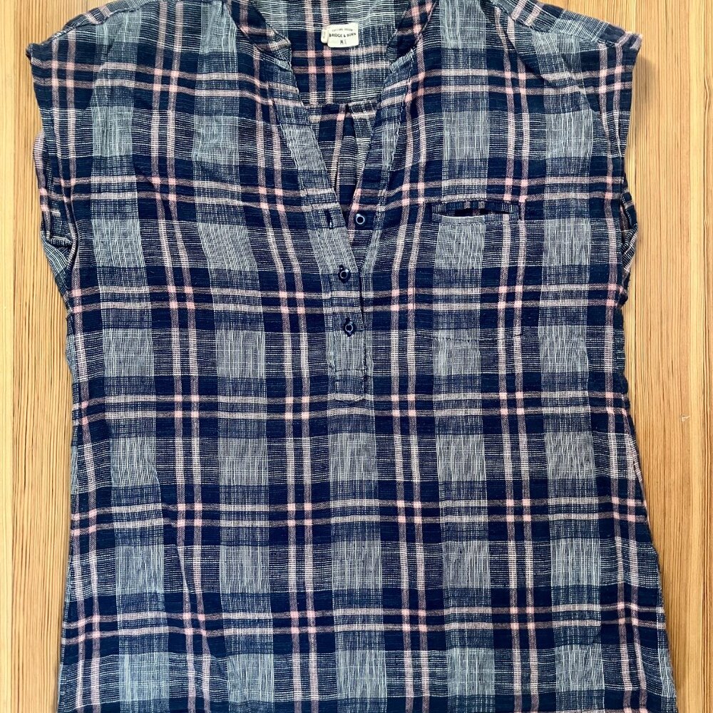 Bridge & Burn Sleeveless Shirt, M